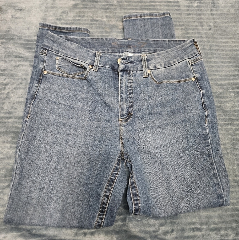 Seven7 Medium Wash High Rise Skinny Jeans! - Picture 2 of 8
